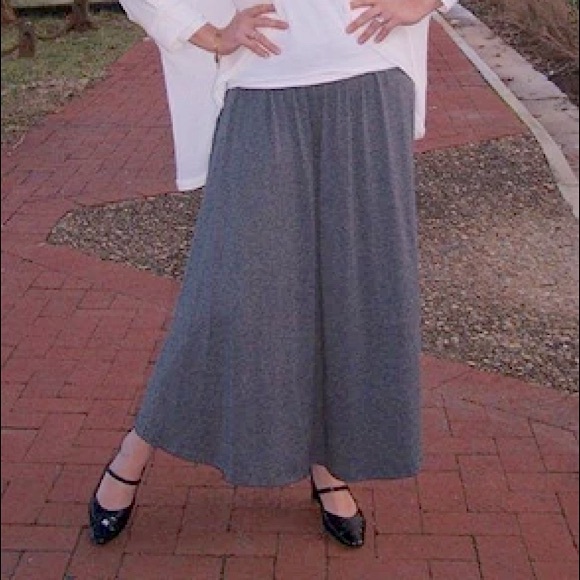 Classic Maxi Skirt - Picture 2 of 3